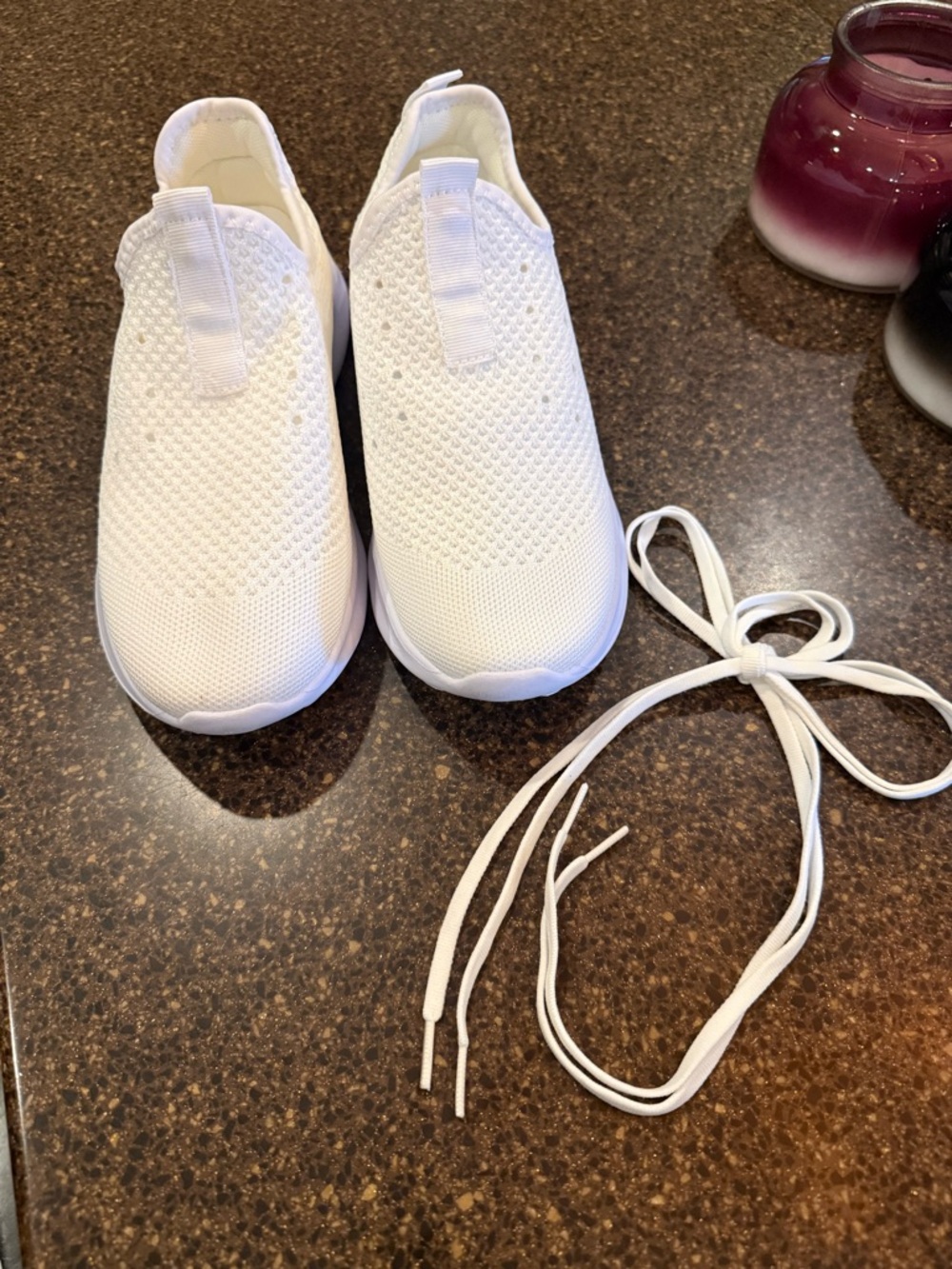 WYGRQBN (Amazon) White, Women’s Lightweight Tennis Shoe 8.5 - Worn Once